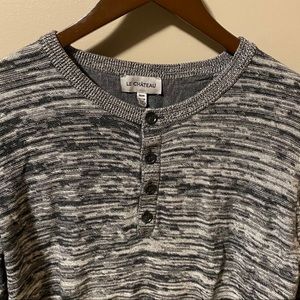 Men’s Henley Sweater - M